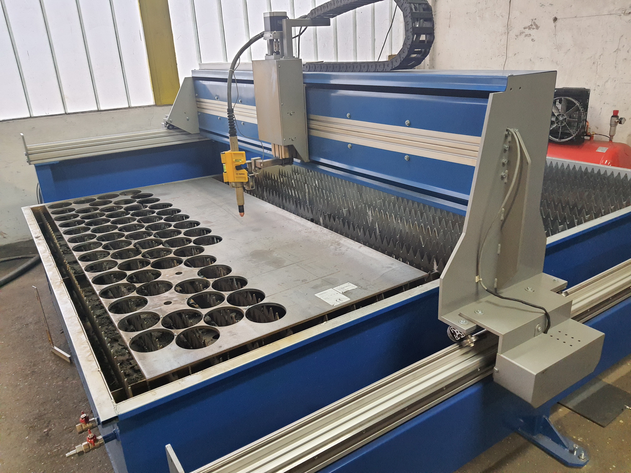 19 Masina de debitat CNC Plasma 85A LEGAS L3015
