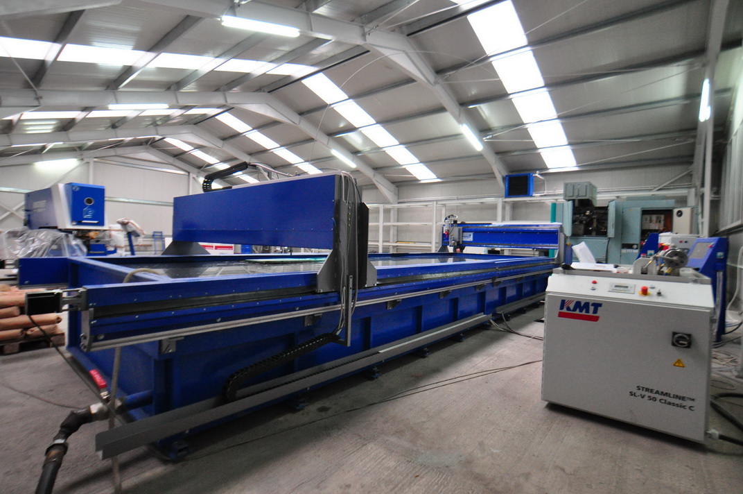 MAsina CNC Jet de Apa